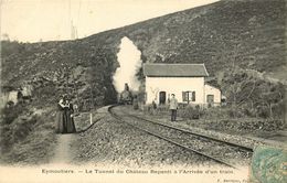 HAUTE VIENNE  EYMOUTIERS  Le Tunel Du Chateau Repenti A L'arrivée D'un Train - Eymoutiers