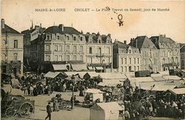 Cholet * La Place Travot Un Samedi Jour De Marché - Cholet