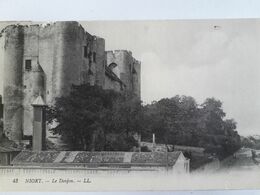 Carte Postale De Niort, Le Donjon, Cachet De La Poste Du 8 Août 1913 - Niort