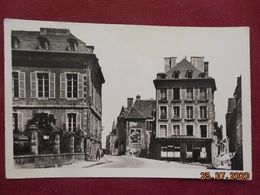 Delcampe - CPSM - Falaise - Porte Du Château Et La Mairie - Falaise
