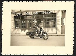 MOTO Ancienne - BEAUNE LA ROLANDE - Place Du Marché -  Format 10.5 X 8 Cm - Motos