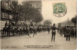 CPA Paris 10e - La Manifestation Du Ier Mai - Devant La Caserne (88003) - Manifestazioni