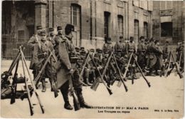 CPA Paris 5e - La Manifestation Du Ier A Mai - Les Troupes (88009) - Manifestazioni