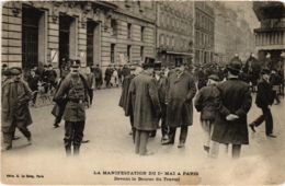 CPA Paris 10e - La Manifestation Du Ier Mai - Devant La Bourse (88010) - Manifestazioni