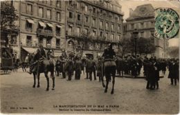 CPA Paris 10e - La Manifestation Du Ier Mai - Devant La Caserne (88011) - Manifestazioni