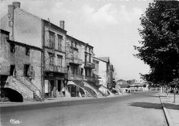 Aubière * La Place Des Ramacles * Postes Et Télégraphes Ptt - Aubiere