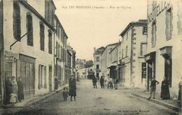 VENDEE  LES HERBIERS   Rue De L'église - Les Herbiers