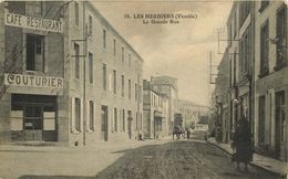 VENDEE  LES HERBIERS  La Grande Rue - Les Herbiers