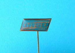 EAST GERMANY ROWING FEDERATION (FISA) - Old Pin Badge Aviron Rudersport Rudern Ruder Remo Canottaggio Abzeichen Spilla - Rudersport