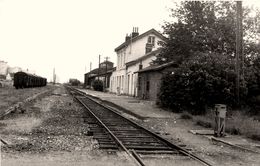 Provins * La Gare * Train * Ligne Chemin De Fer De Seine Et Marne - Provins