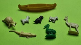 Lot 8 Figurines Jouet - BARQUE CHIEN TORTUE CROCODILE LAMA PÉLICAN - Matière Plastique - Etat D'usage - Années 1970 - Other & Unclassified