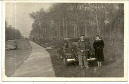 TRACTION CITROEN . AU BORD DE LA ROUTE . 1951 - Voitures De Tourisme