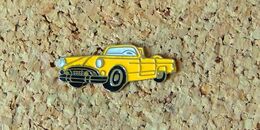 Pin's Ford Thunderbird Cabriolet  Jaune - Peint Cloisonné - Fabricant Inconnu - Ford