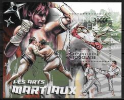 TOGO  BF 560  * *   ( Cote 17e ) Art Martiaux  Sumo Kung Fu Muay Thai - Non Classés