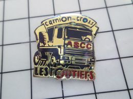 216a Pins Pin's / Rare & Belle Qualité THEME SPORTS / Encore Un Sport Bien Intelligent ! CAMION-CROSS ASCC LES ROUTIERS - Autorennen - F1