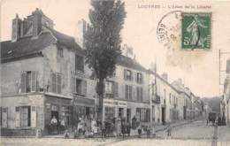 VAL D'OISE  95  LOUVRES - L'ARBRE DE LA LIBERTE - COMMERCES - Louvres