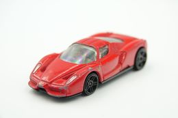 Hot Wheels Mattel Enzo Ferrari Red -  Issued 2002, Scale 1/64 - Matchbox (Lesney)