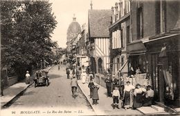 Houlgate * La Rue Des Bains * Commerces Magasins * Voiture Auto Ancienne - Houlgate