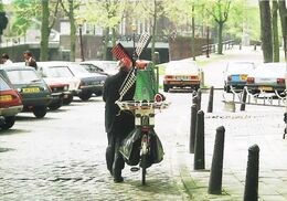 Carte Postale - Amsterdam - Transport De Maquette De Moulin 1992 - Buildings And Landscapes