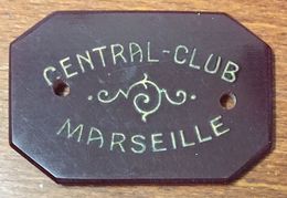 13 MARSEILLE CENTRAL CLUB PLAQUE DE CASINO DE 1.000 FRANCS N° 46 JETON TROUÉE CHIP TOKENS COINS GAMING - Casino