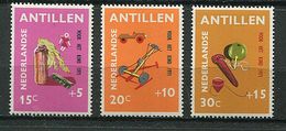 Antilles Néerlandaises * N° 424 à 426 - Enfance : Poupées, Voitures, Toupies - Antilles