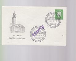 Berlin  Privat-Umschlag RATHAUS  Ville De Berlin -Spadau   Année 1960 - Postales Privados - Usados