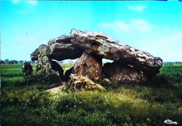 CPSM Neuville De Poitou Dolmen De La Pierre Levée - Dolmen & Menhirs