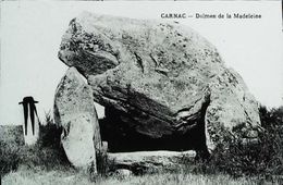 CPA  Carnac   Dolmen De La Madeleine     Chapeau Breton - Dolmen & Menhirs