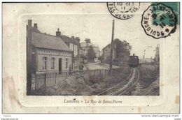 Carte Postale 62. Lumbres La Gare  Train Vapeur Rentrant Rue St-Pierre  Trés Beau Plan - Lumbres