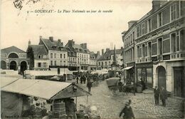 Gournay * La Place Nationale Un Jour De Marché * Foire * Hôtel Du Cheval Noir * Hôtel Du Nord - Gournay-en-Bray