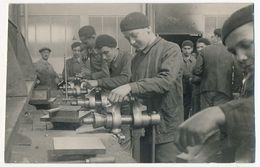 Photographie 9 Cm X 14 Cm - Apprentis à L'étau (centre D'apprentissage (?) - IBARES (?) - 1935 - Métiers