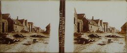 Plaque De Verre Stéréoscopique Positive - Première Guerre Mondiale - Somme - Voyennes - L'Ennemi En Retraite - Glasplaten