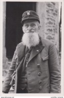 Deutschland - Bad Berka - Hunting Uniform - Hunter With Badges And Decorations - Foto Haase - K. Brommer - RPPC - Bad Berka