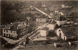 Buglose * St Vincent De Paul * Arrivée D'un Pèlerinage Et Le Village Vu De La Grande Tour - Autres & Non Classés