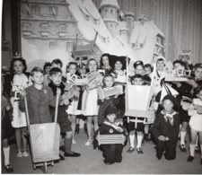 Mairie De Paris 1 Lot De 13 Photos Noel 1944 Photos Seeberger 18/24 - Albums & Collections