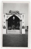 Photo Originale Maroc Légion Etrangère Légionnaires Monument Lion Camp à Identifier - Guerre, Militaire