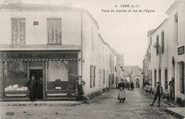 Legé * Place Du Marché Et Rue De L'église * Débit De Tabac * Commerce " Au Bon Marché " - Legé