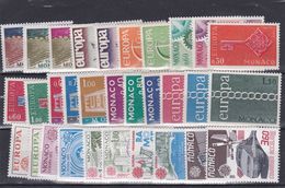 MONACO :  31 Timbres EUROPA Neuf XX Entre 1962 Et 1988 Voir Description Cote 72 € - Collections, Lots & Séries