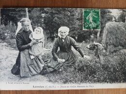Lannion.jeune Et Vieille Femmes Du Pays.coiffes Costumes Bretons.gardeuse De Chèvre.édition Sorel - Lannion