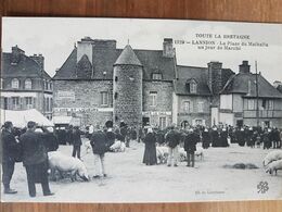 Lannion.la Place Du Maihalla Un Jour De Marché.cliché De Lespinasse N°1329 - Lannion