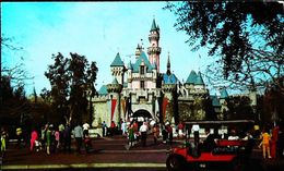 Disneyland Spleeping Beauty's Castle  1968 Navette - Disneyland