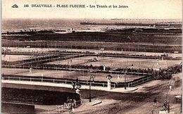 Delcampe - SPORT --  TENNIS -- DEAUVILLE  - Plage Fleurie - Les Tennis Et Les Jetées - Tennis