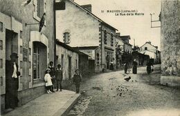 Mauves * La Rue De La Mairie * Débit De Tabac - Mauves-sur-Loire