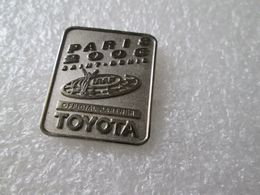 PIN'S    TOYOTA   PARIS  2003  SAINT DENIS  IAAF  OFFICIAL PARTNER - Toyota