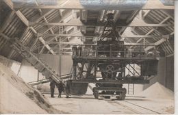 76 - LE GRAND QUEVILLY - Ouvriers De L' Usine (carte Photo) - Le Grand-Quevilly