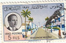 2 Timbres D'IRAQ    DEVELOPMENT  WEEK  1957 - Autres - Afrique