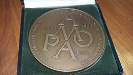 Médaille Bronze Association Des Membres De L'Ordre Des Palmes Academiques 1976 - France