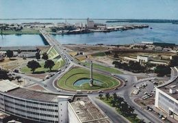 AFRIQUE - COTE D'IVOIRE - ABIDJAN - VUE DE LA PLACE DE L'INDEPENDANCE ET TREICHEVILLE 1966 - Côte-d'Ivoire