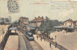 Saint Etienne      42         Intérieur De La Gare Et La Terrasse    - 1 -         Pli    (voir Scan) - Saint Etienne