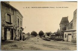 C. P. A. : 86 MONT SUR GUESNES : La Route De Loudun, Animé - Monts Sur Guesnes